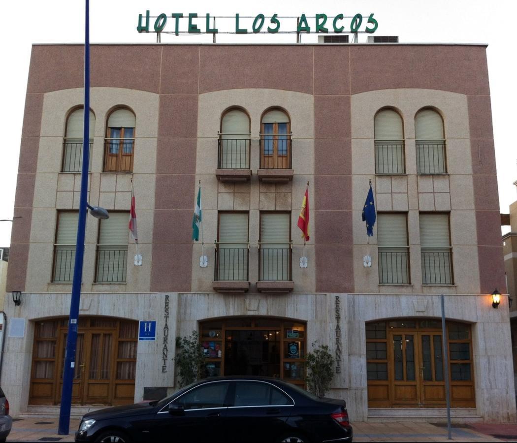 Hotel Los Arcos El Alquian Exterior photo