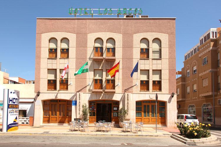 Hotel Los Arcos El Alquian Exterior photo